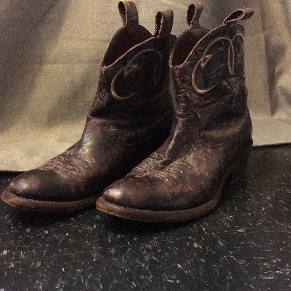 Ariat Roper Cowboy Boots - size 10